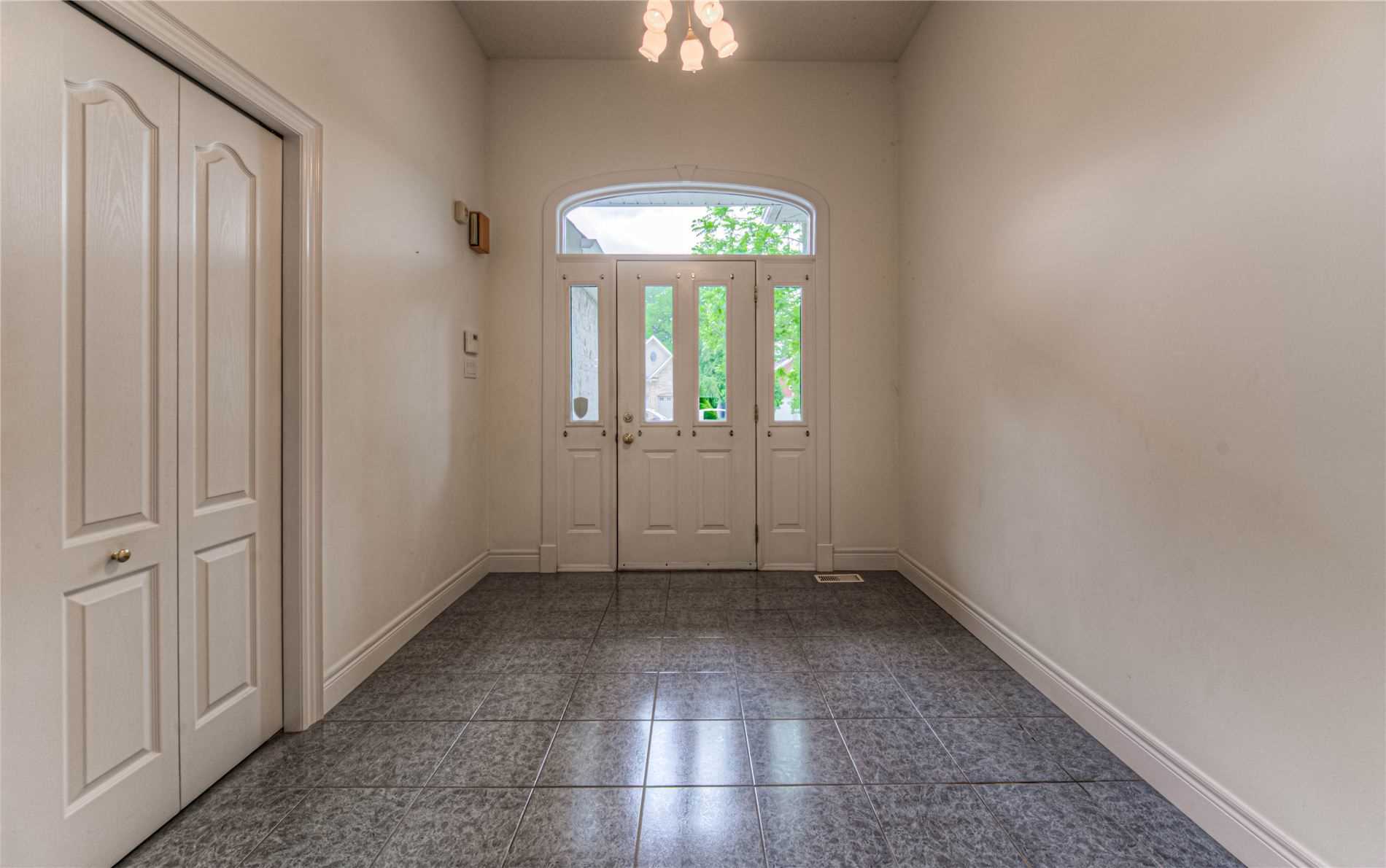 15 Pioneer Ridge Dr