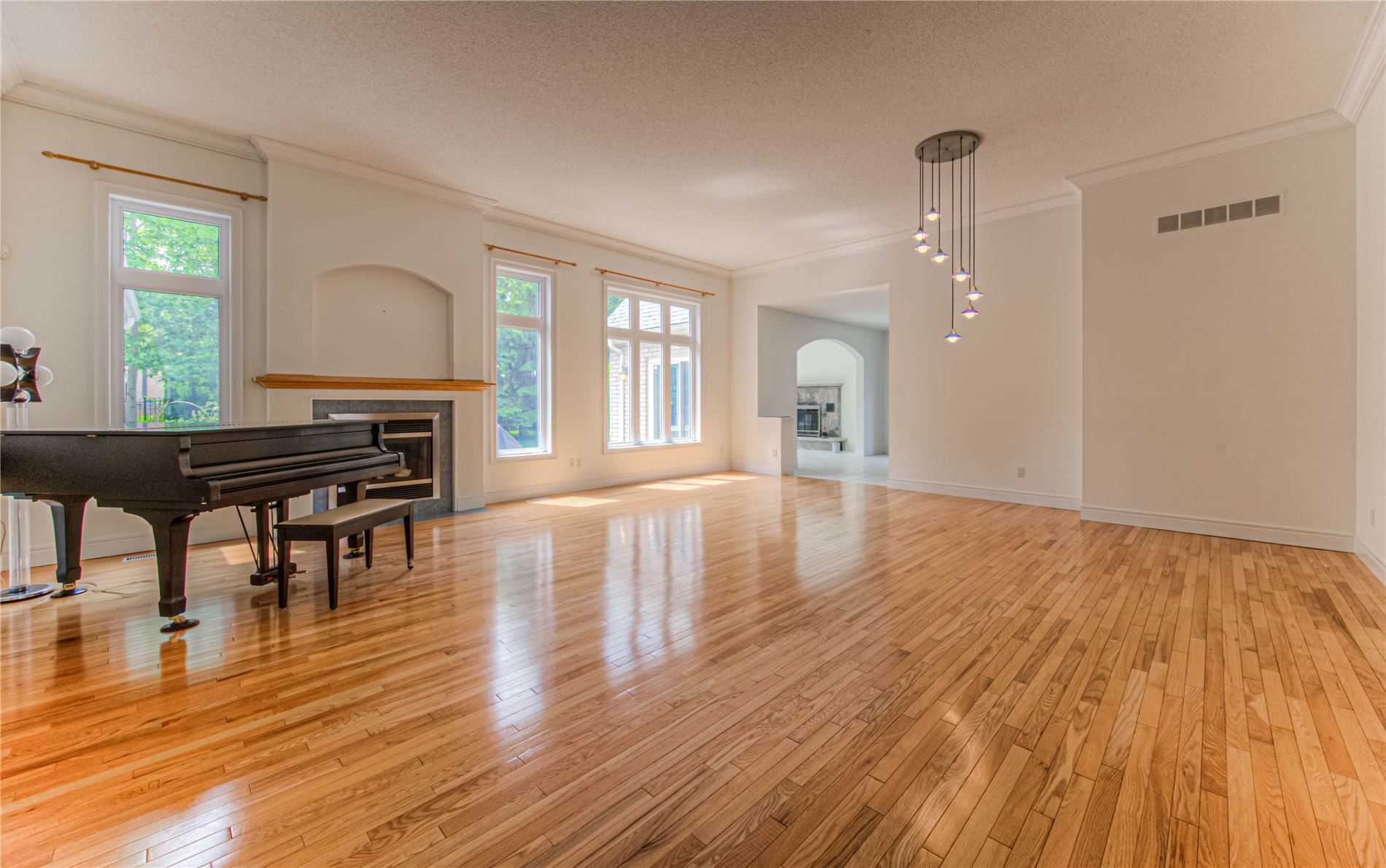 15 Pioneer Ridge Dr