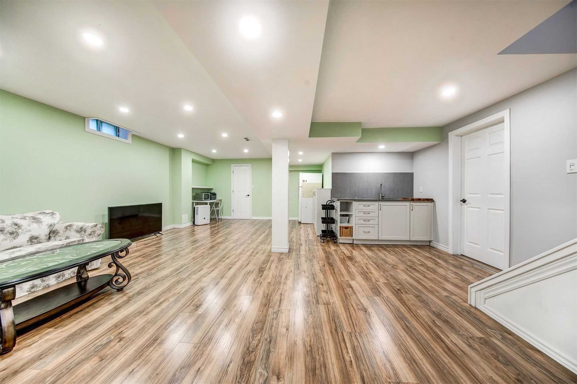153 Charterhouse Cres