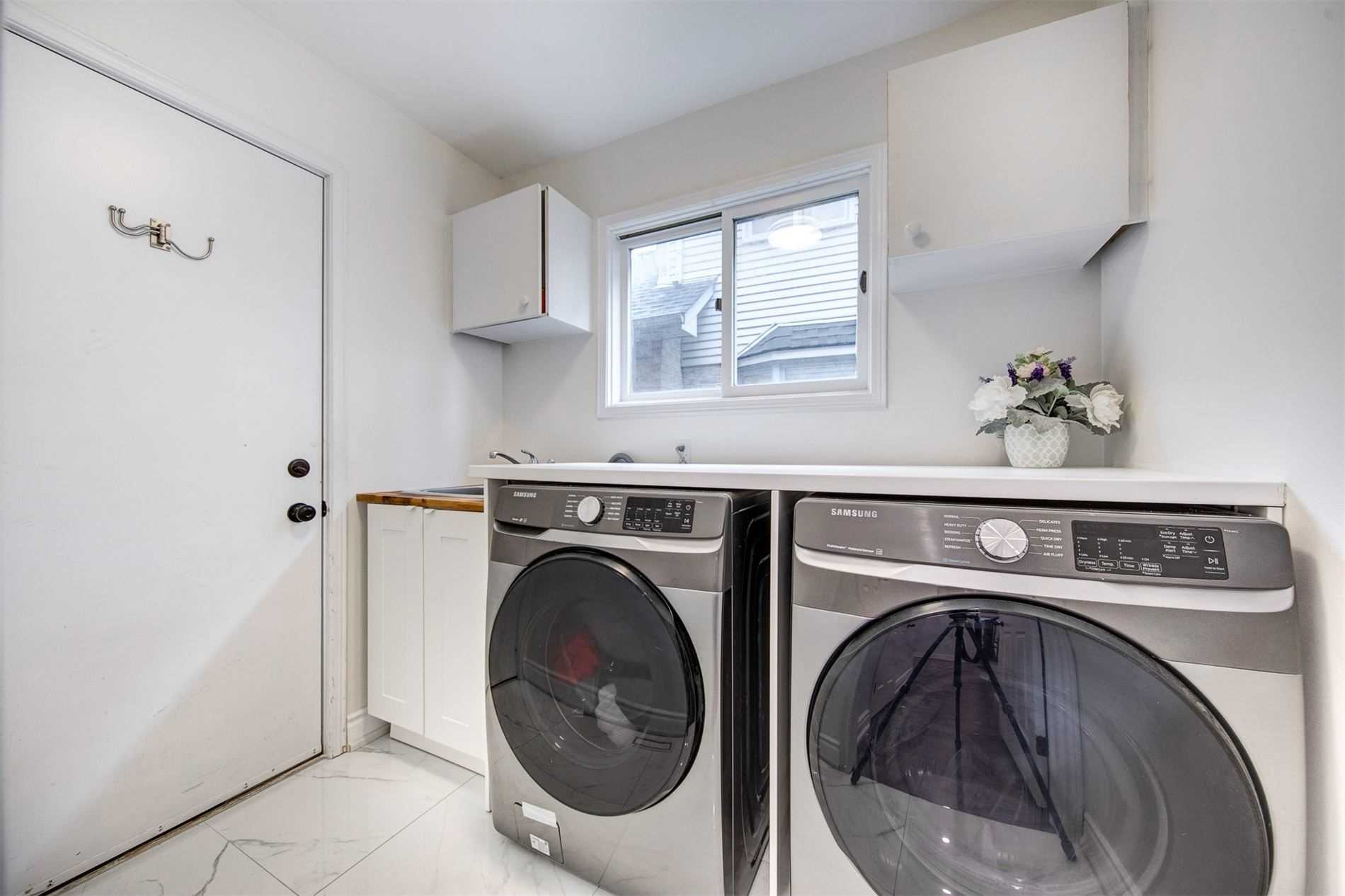 153 Charterhouse Cres