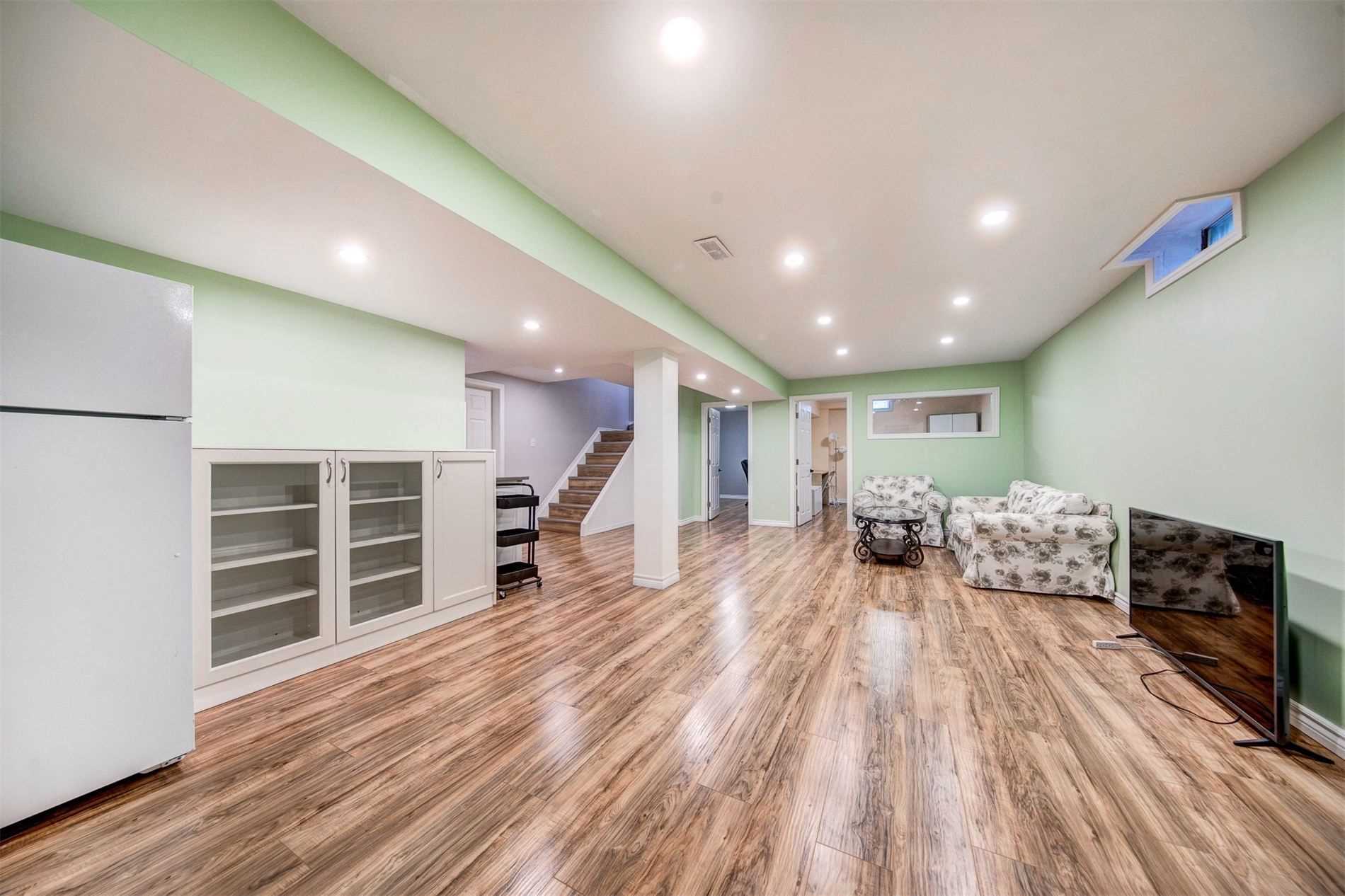 153 Charterhouse Cres