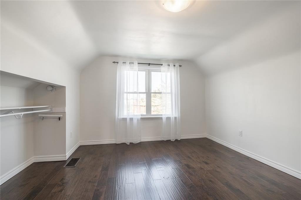 13 Foley Cres