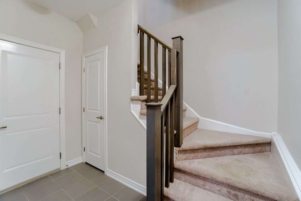 7 Waterview Dr