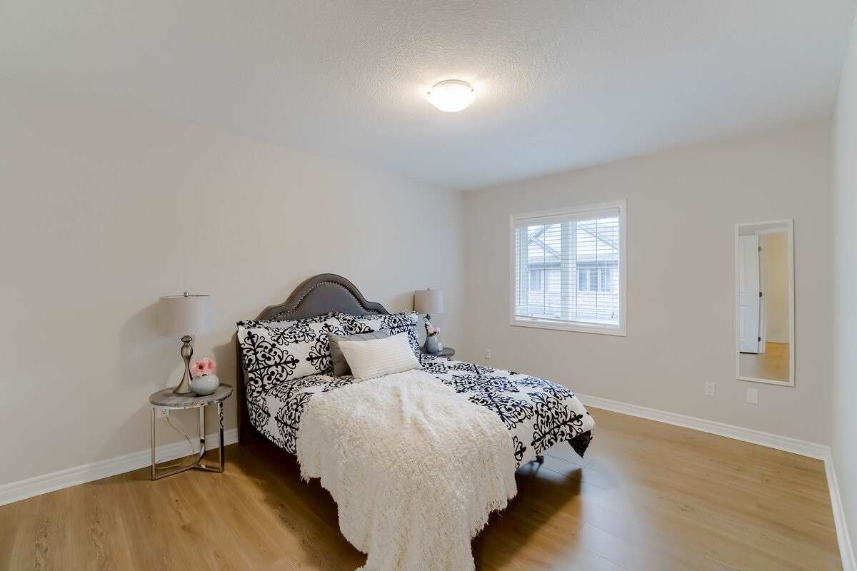 7 Waterview Dr
