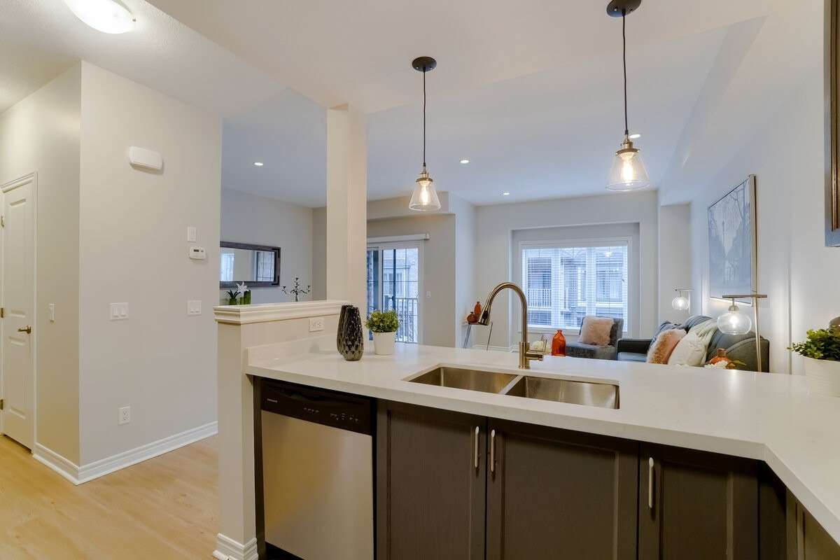 7 Waterview Dr