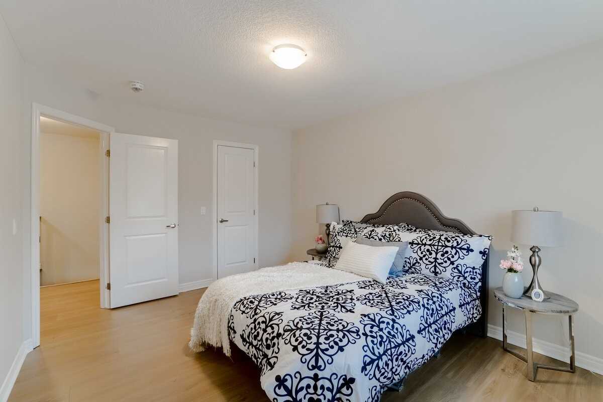 7 Waterview Dr