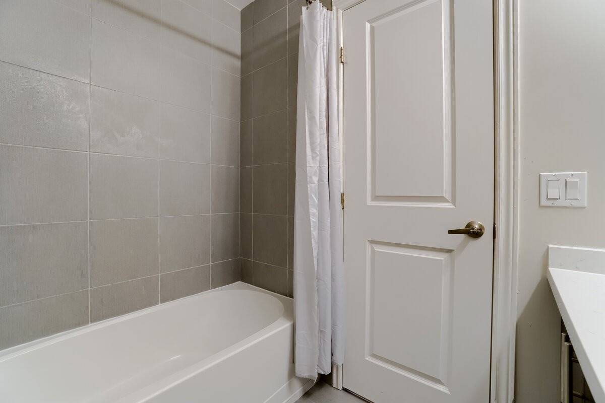 7 Waterview Dr