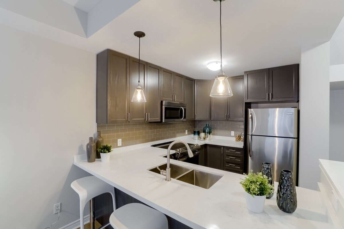7 Waterview Dr