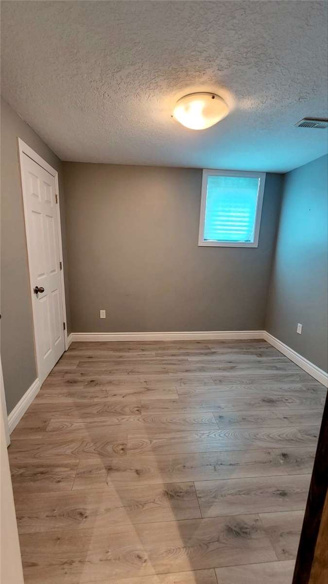 72 Secinaro Ave