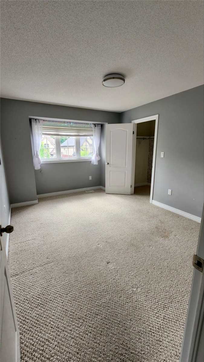 72 Secinaro Ave