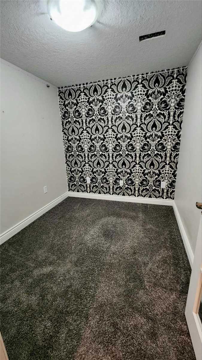 72 Secinaro Ave