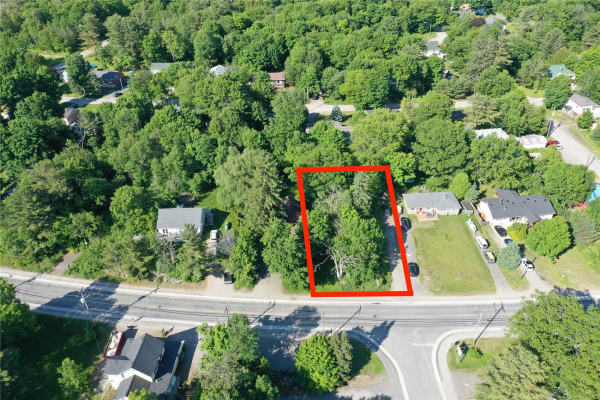 3172 Muskoka Rd, Muskoka Lakes
