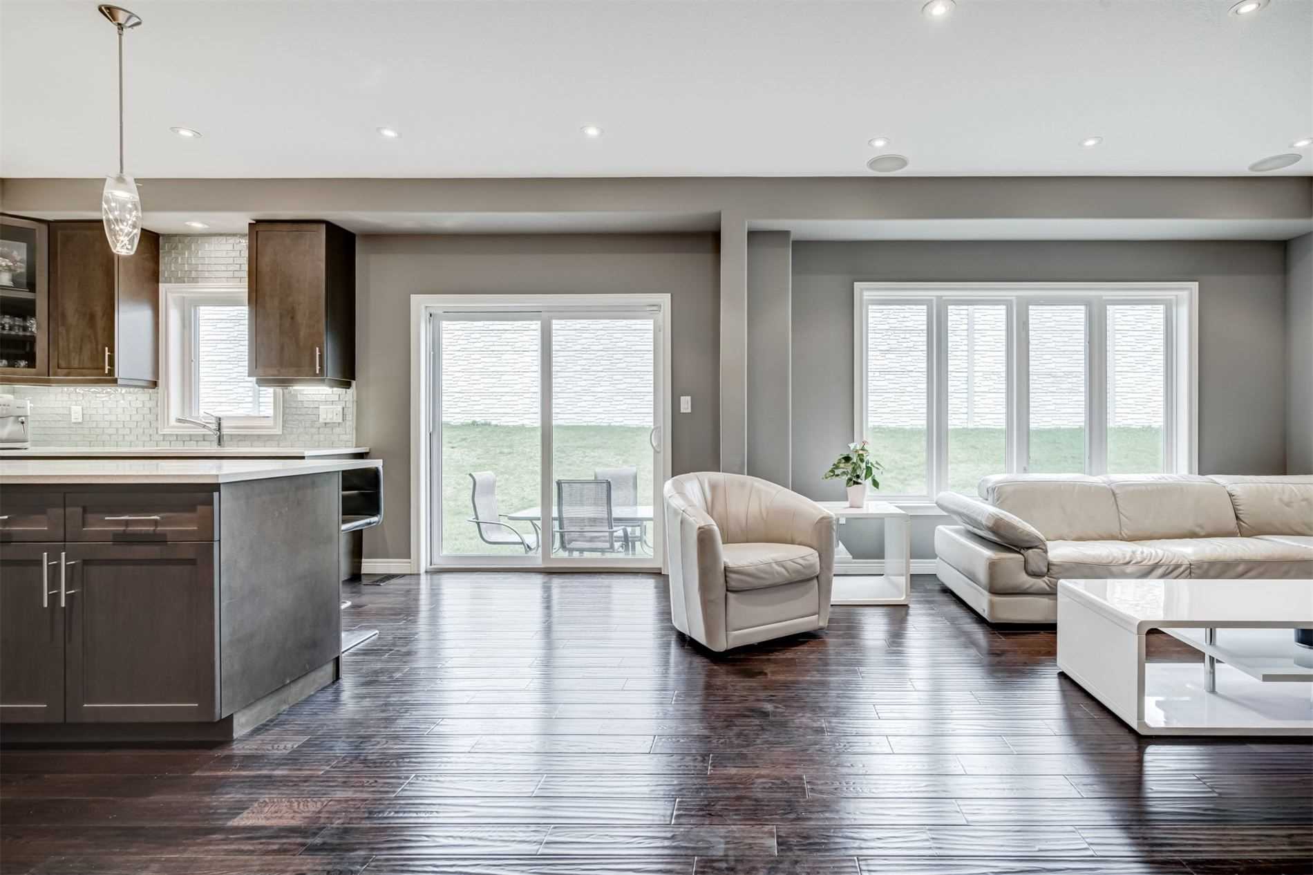 84 Lorne Ave