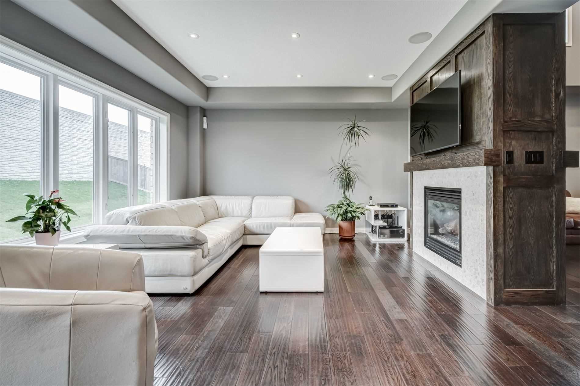 84 Lorne Ave