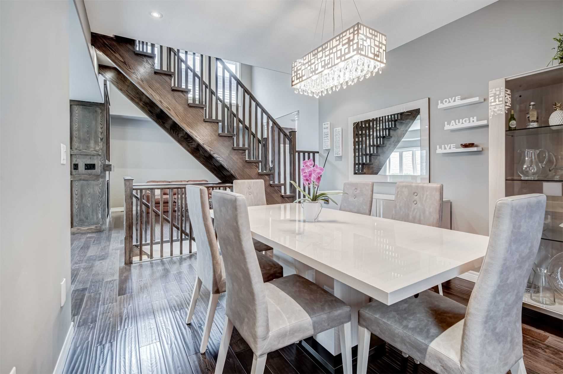 84 Lorne Ave