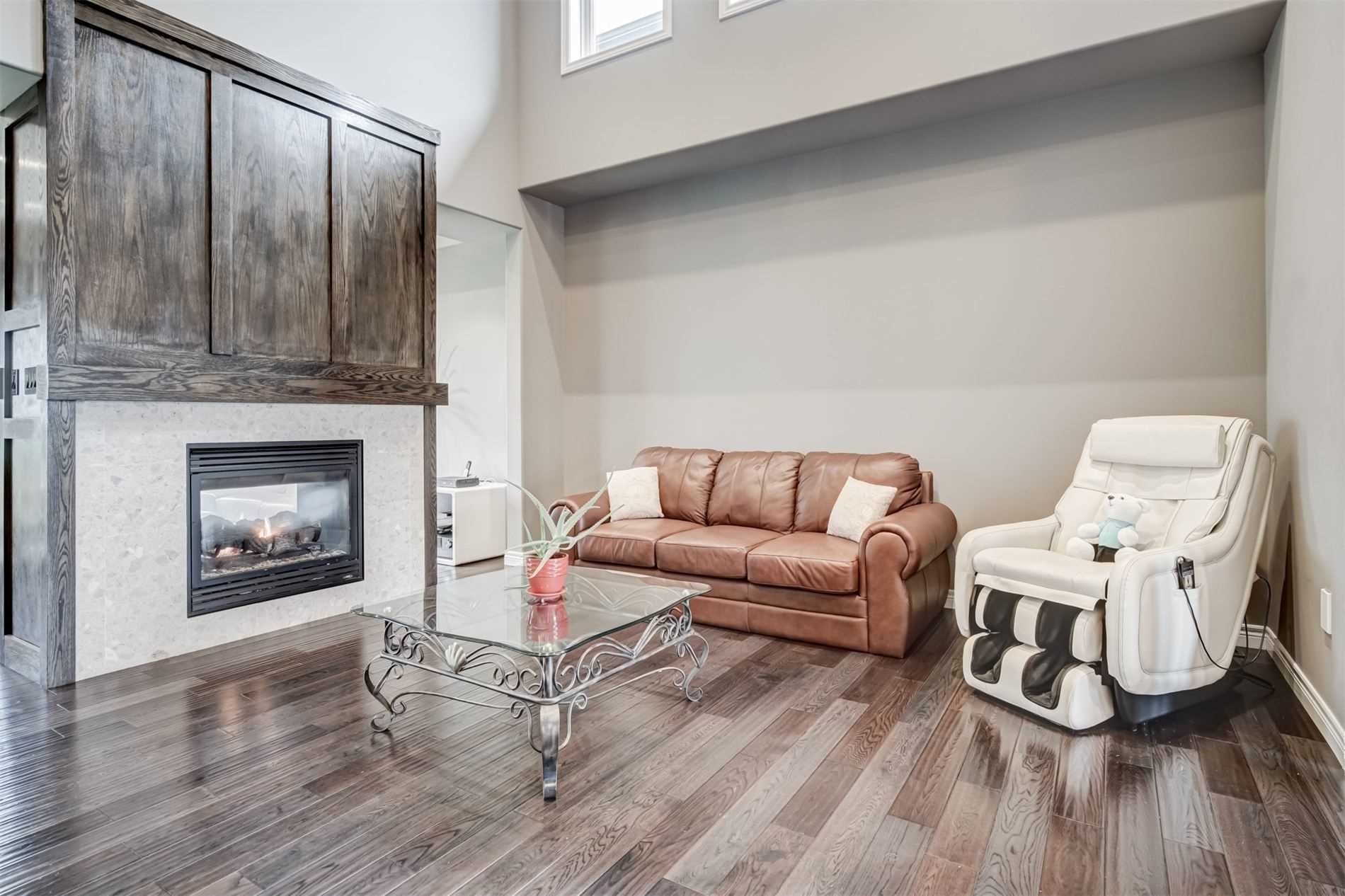 84 Lorne Ave