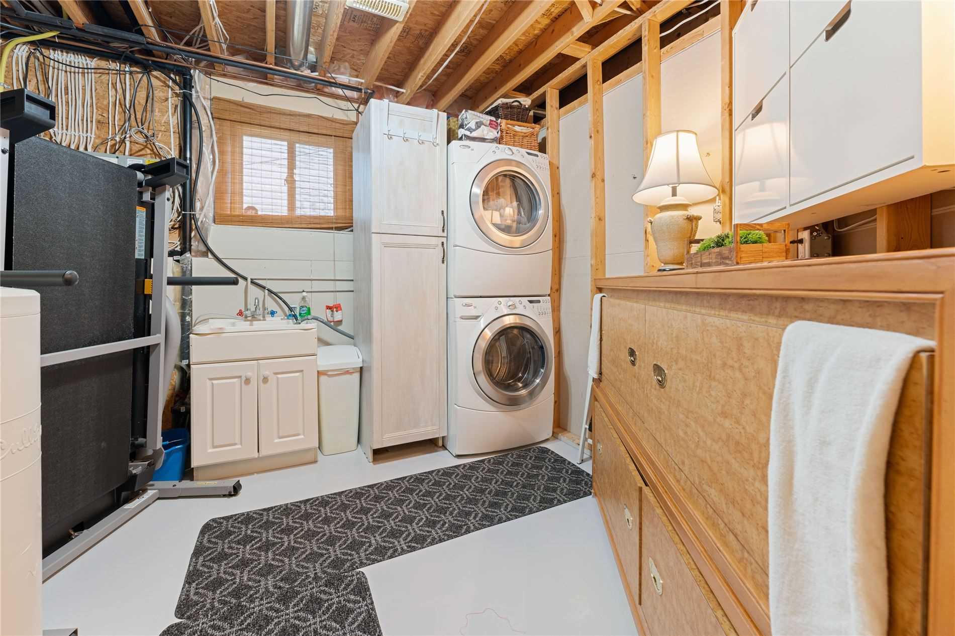 17 Bradbury Cres