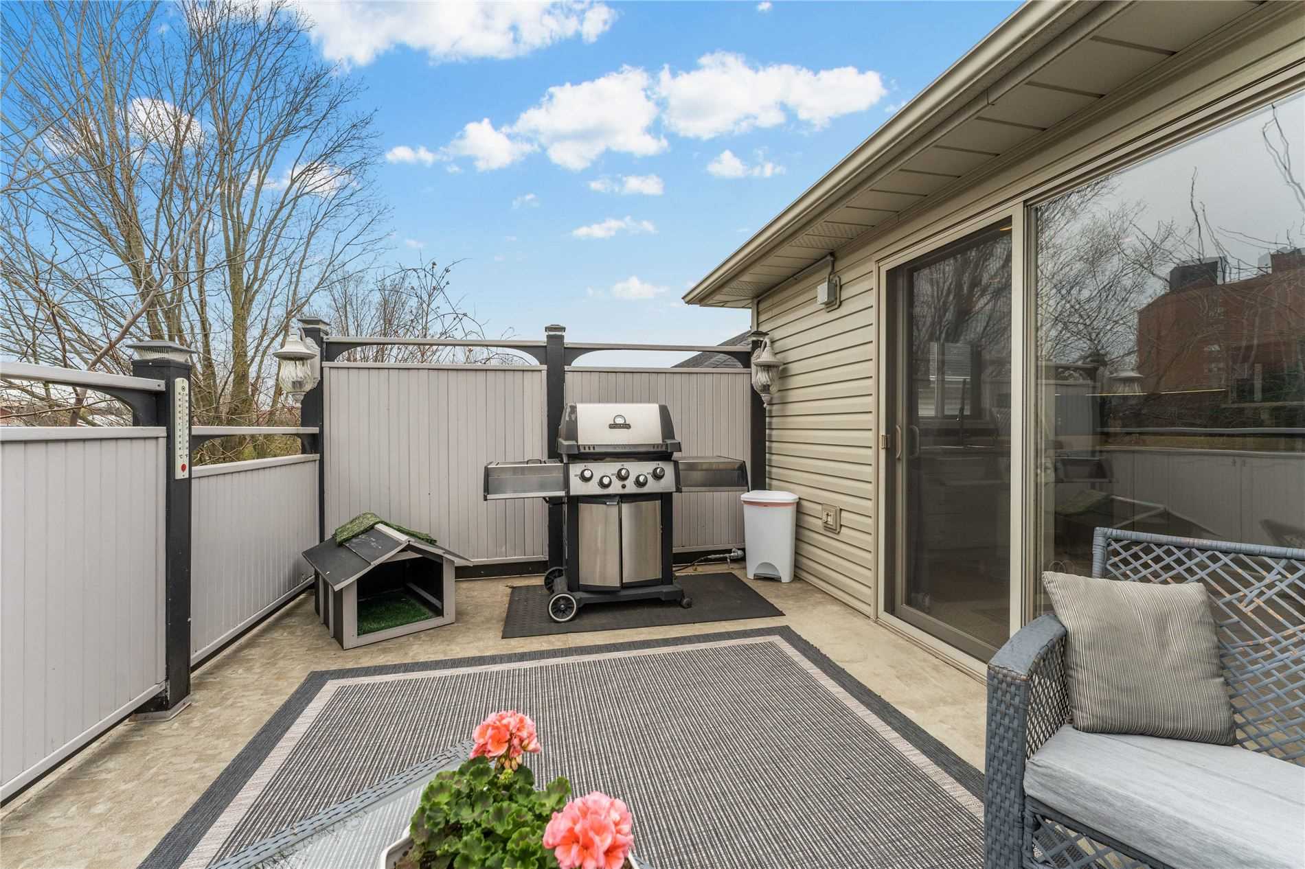 17 Bradbury Cres