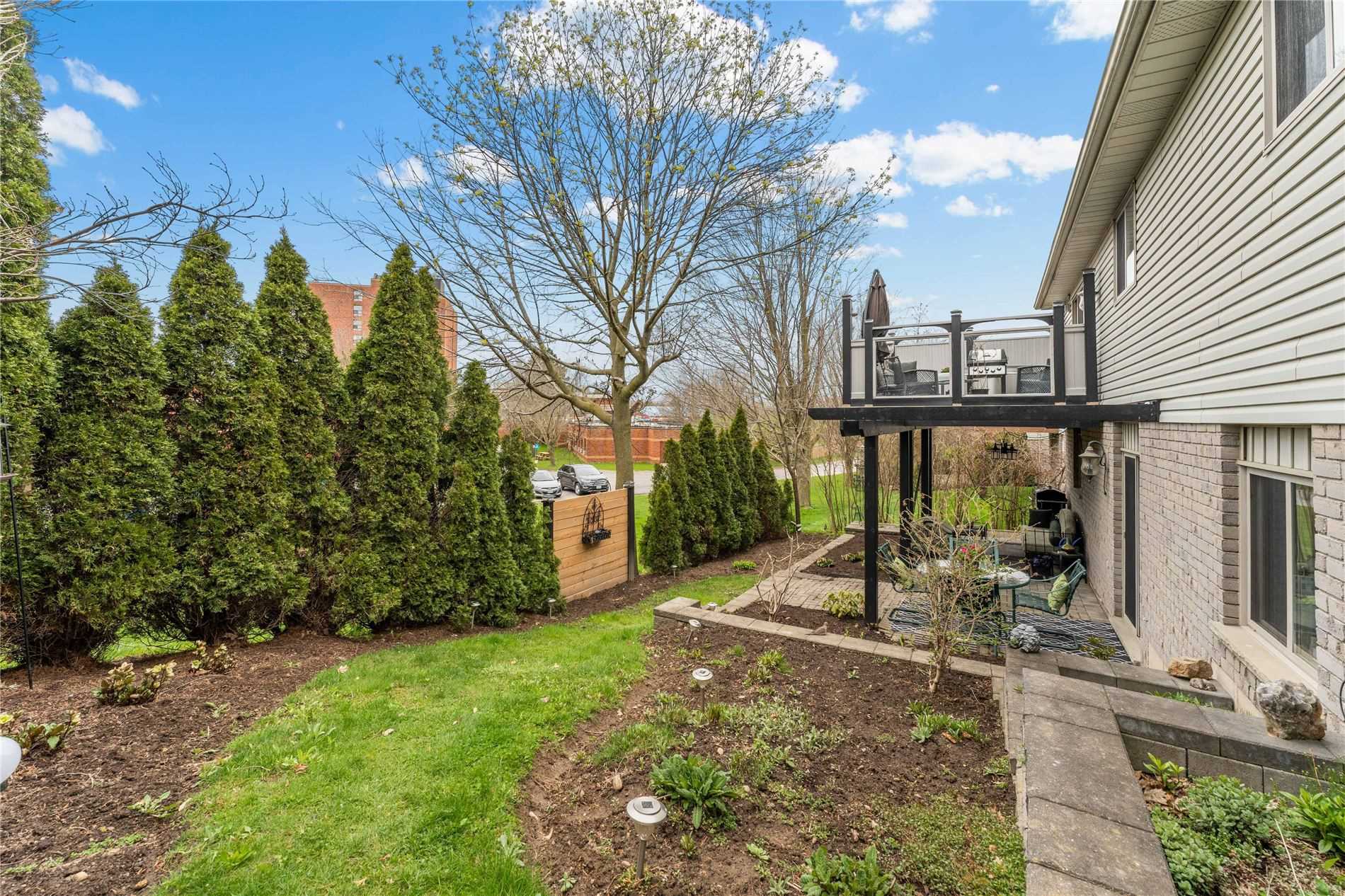 17 Bradbury Cres