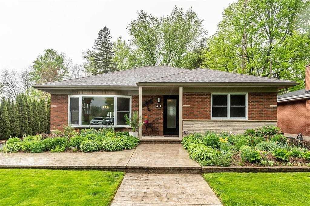 47 Blossom Ave