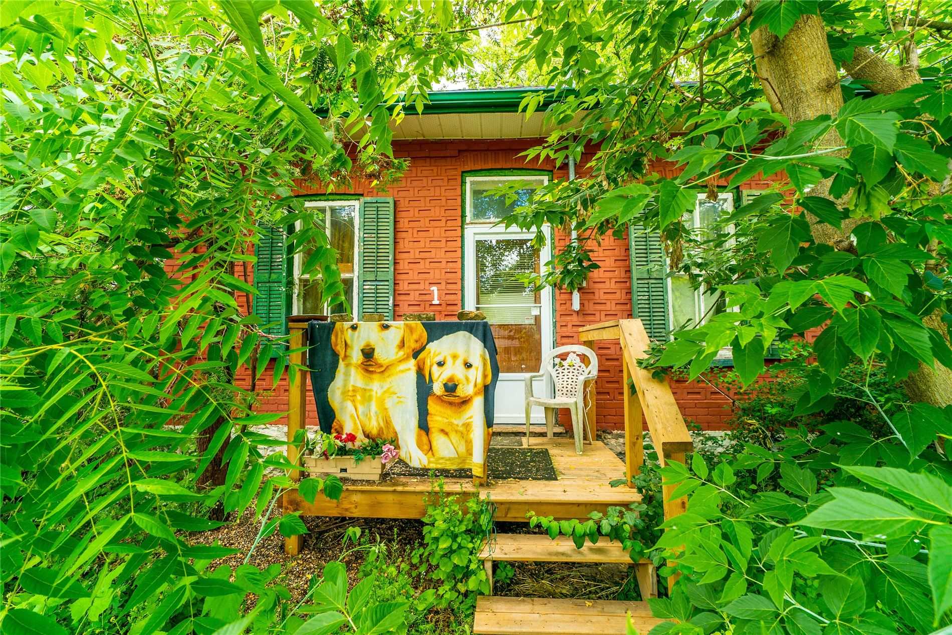 1 Simcoe St