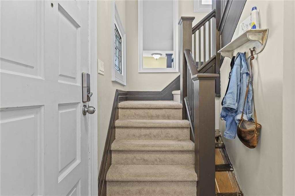 84 Lowell Ave