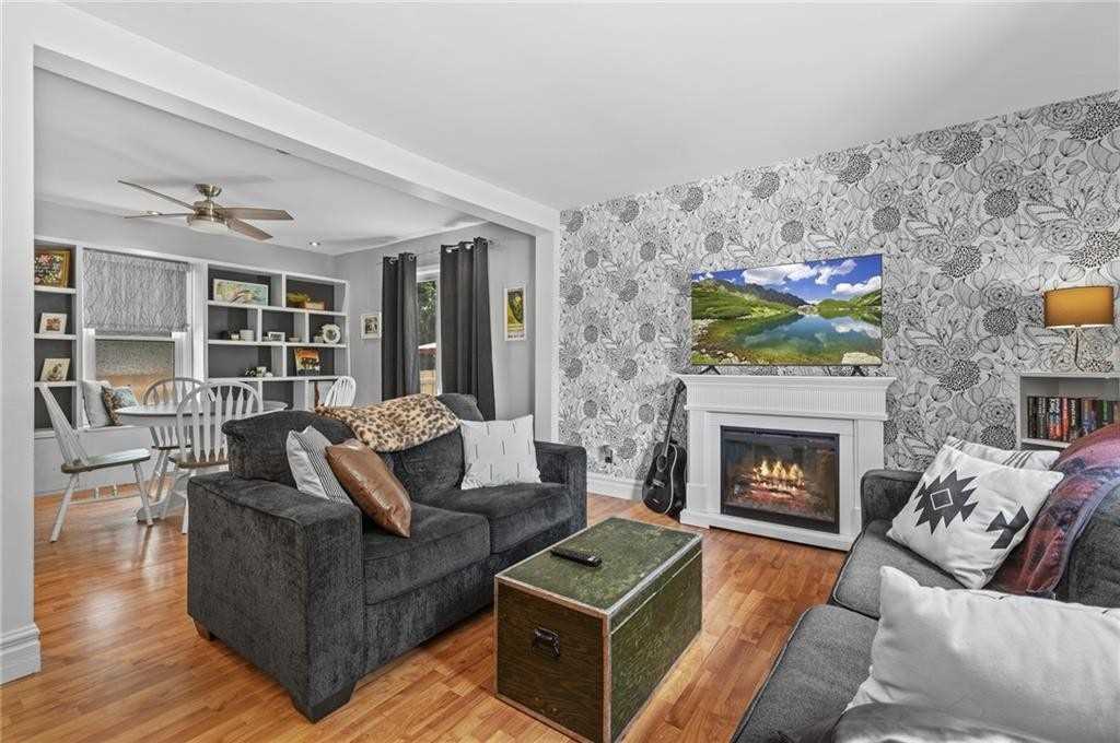 84 Lowell Ave