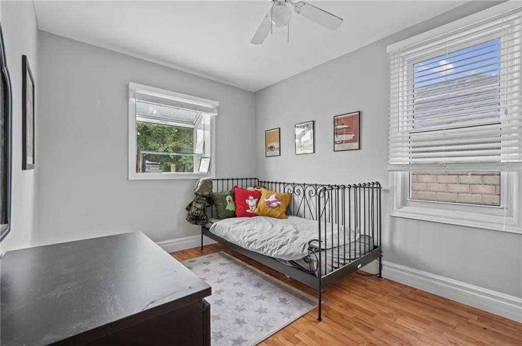 84 Lowell Ave