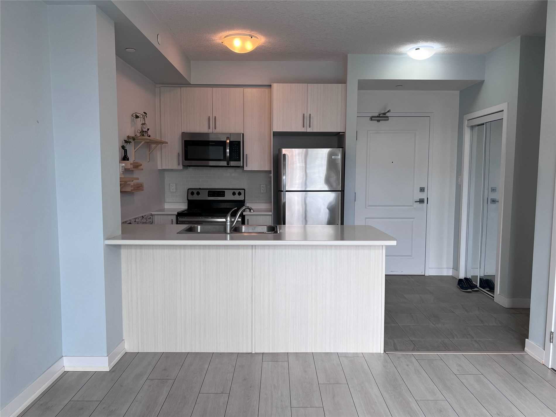 101 Shoreview Pl, #326