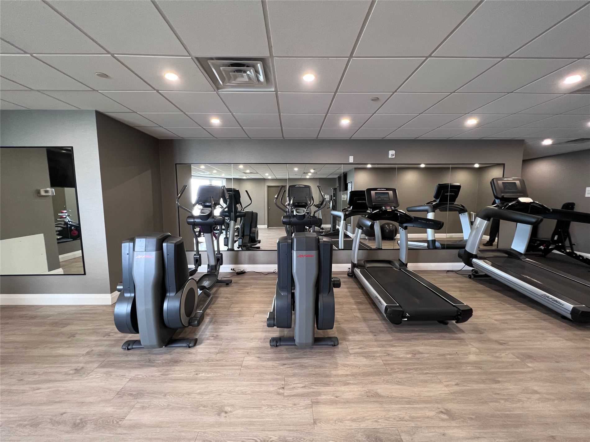 101 Shoreview Pl, #326