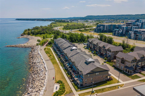 9 Pierre Trudeau Lane, Grimsby
