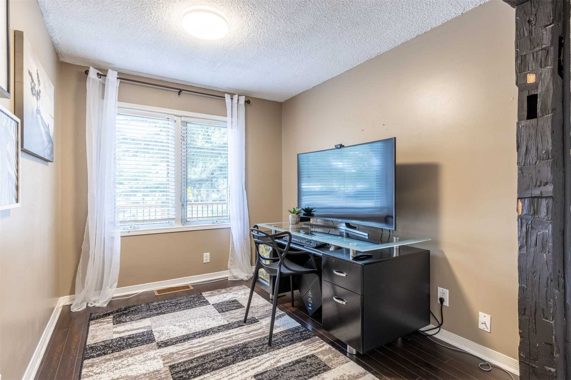 5 Dunvegan Rd