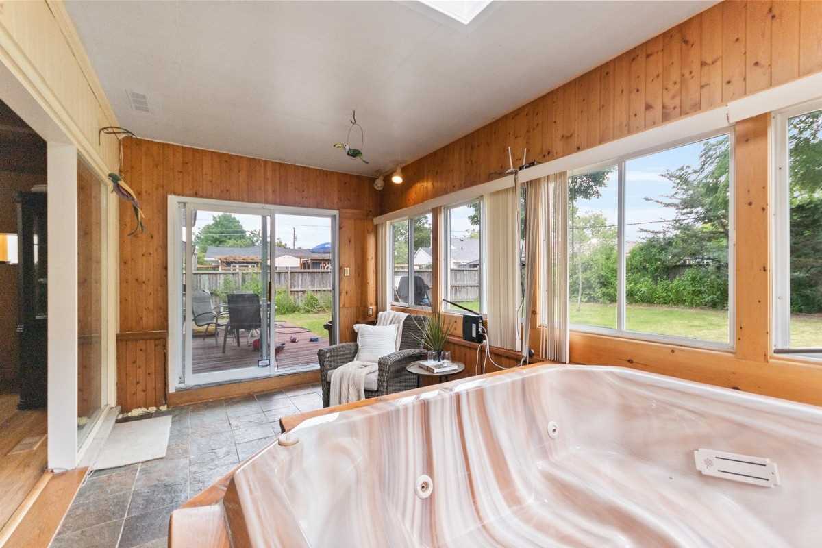 3 Valerie Dr