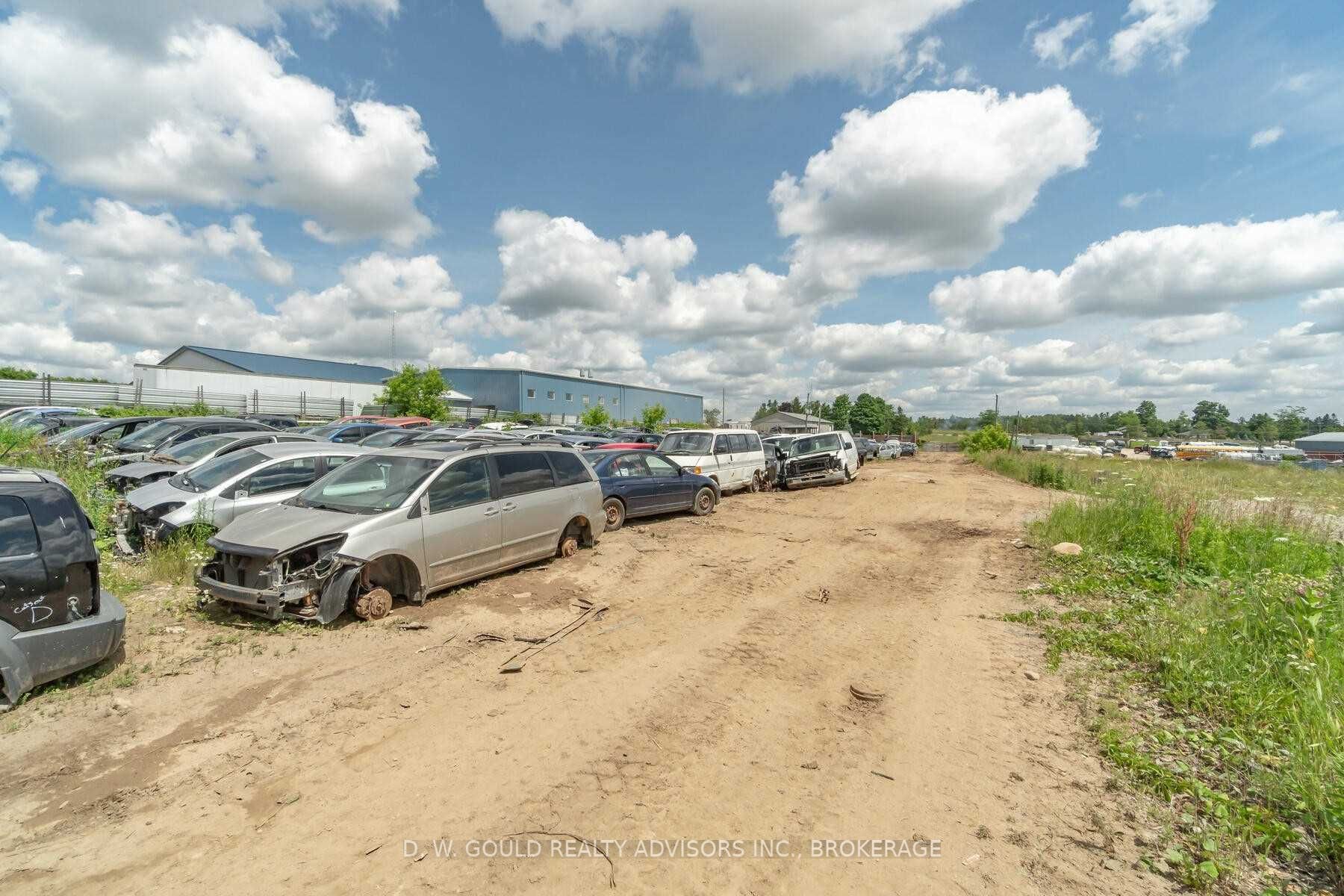 28 Pioneer Dr