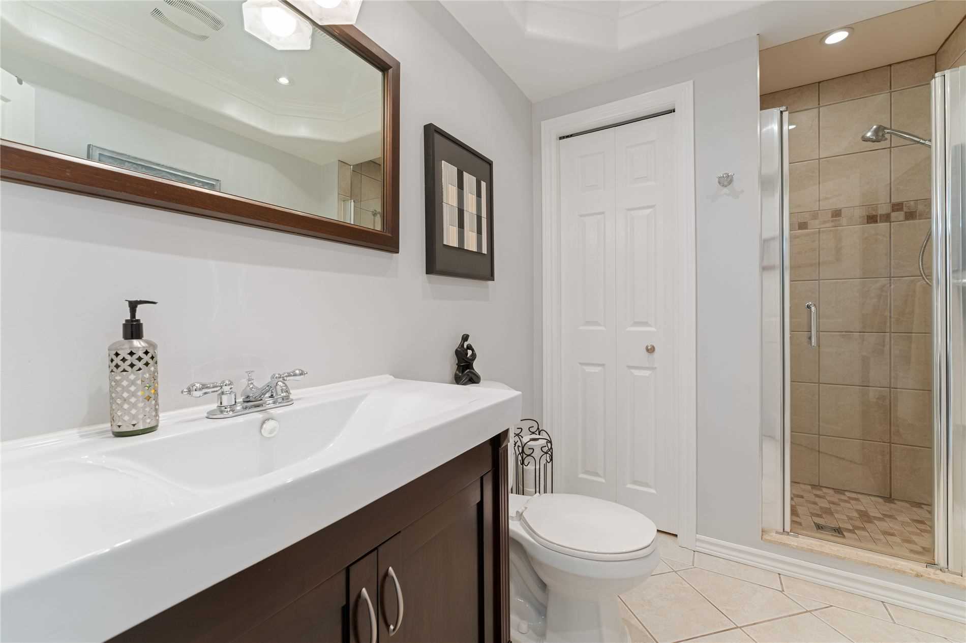 17 Bradbury Cres