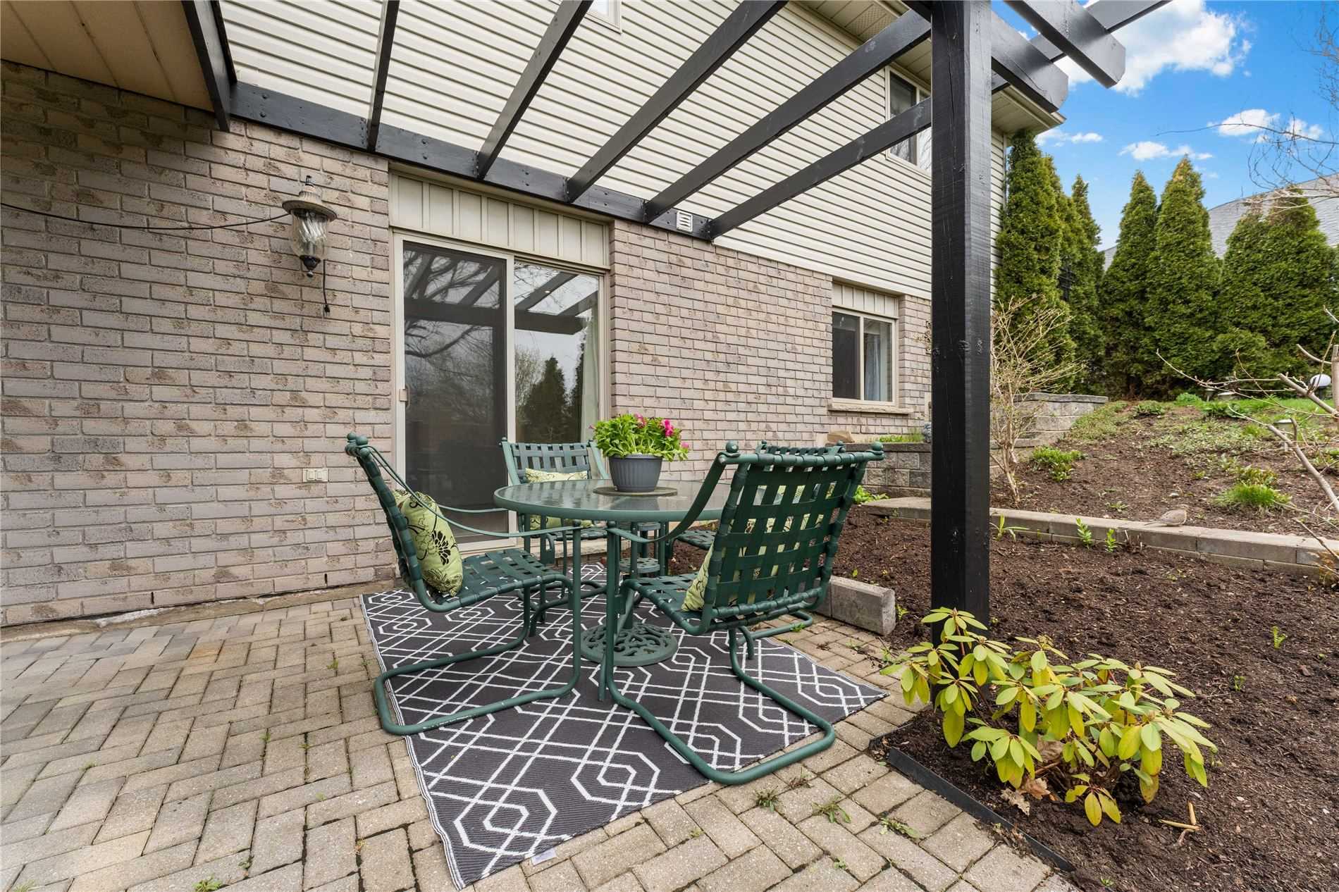 17 Bradbury Cres