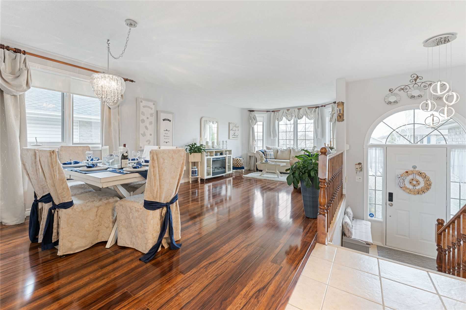 17 Bradbury Cres