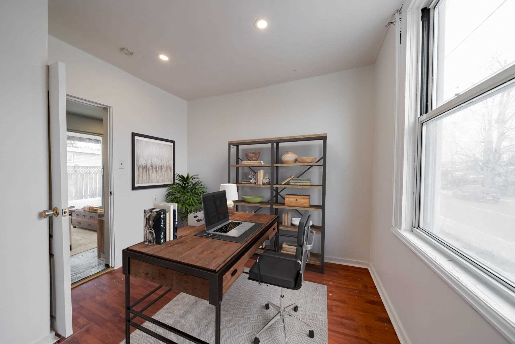 267 University Ave W