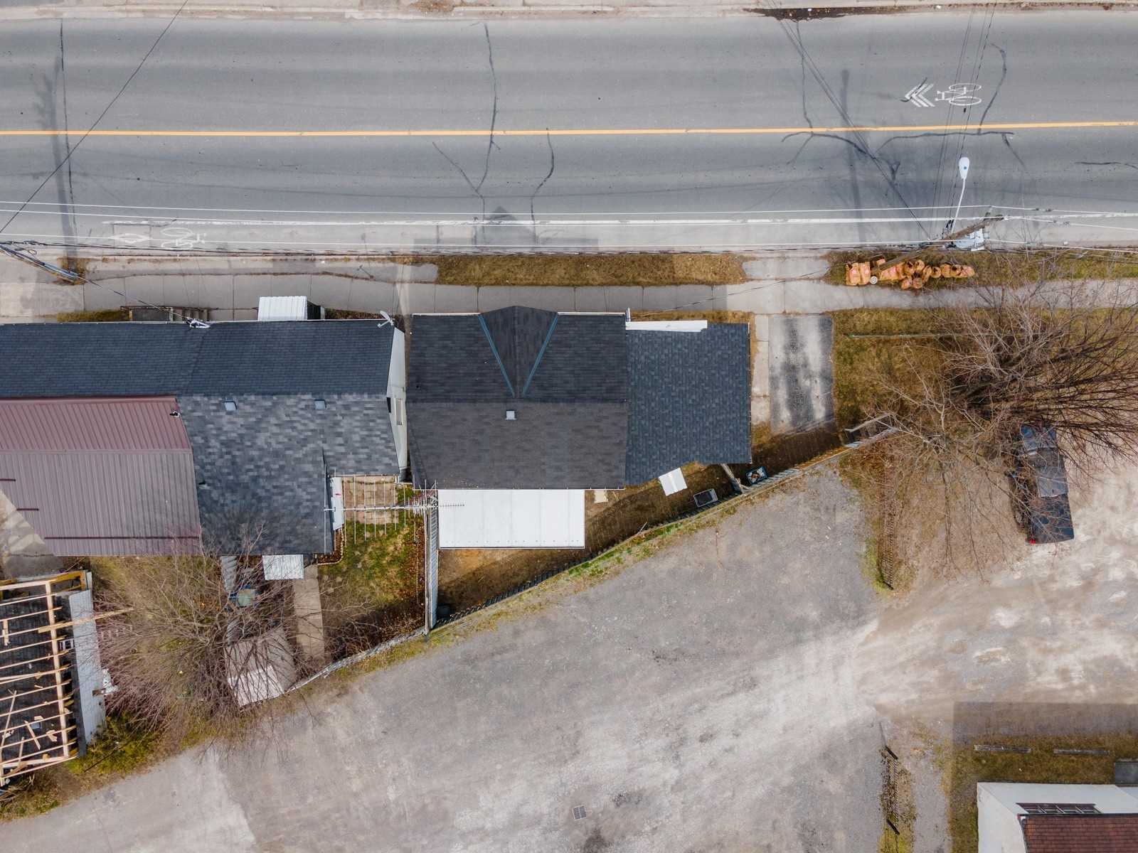 267 University Ave W