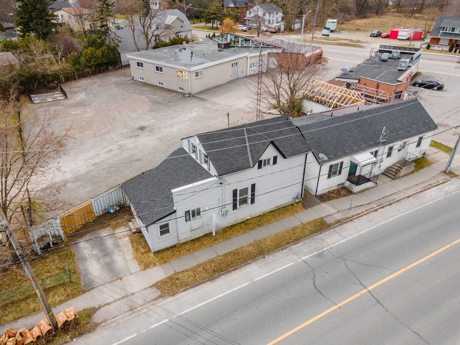 267 University Ave W