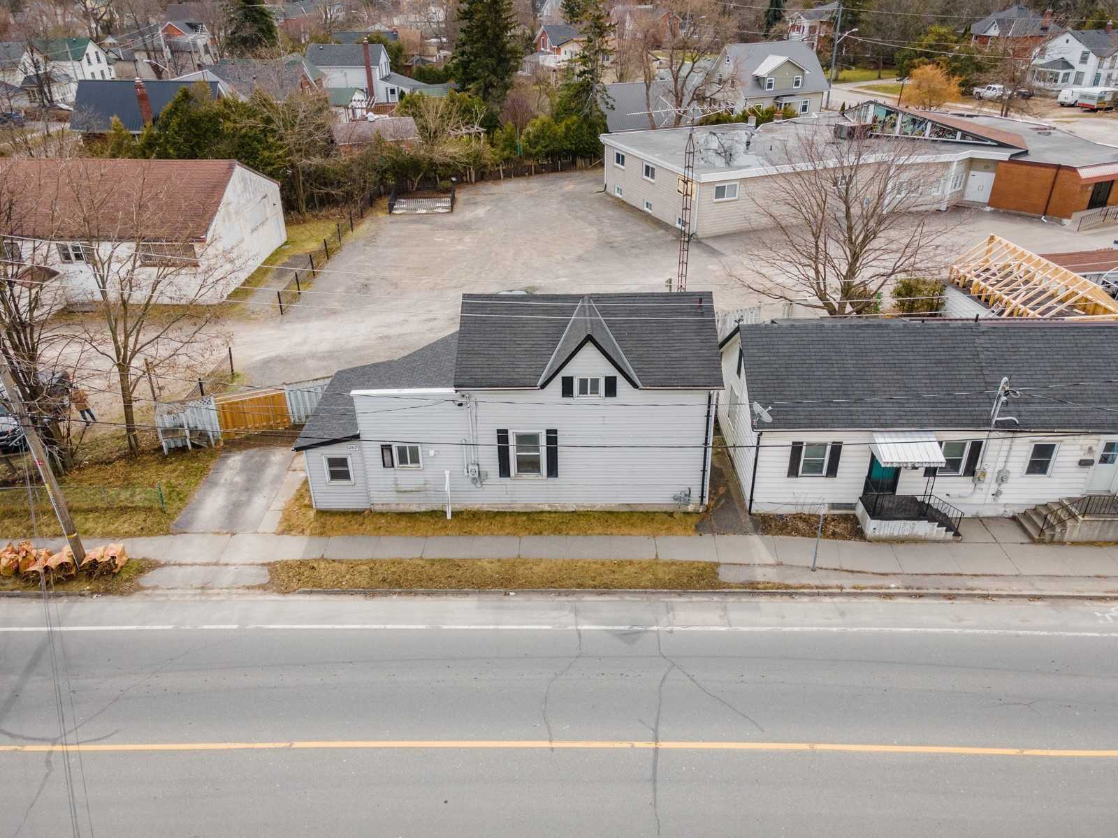 267 University Ave W