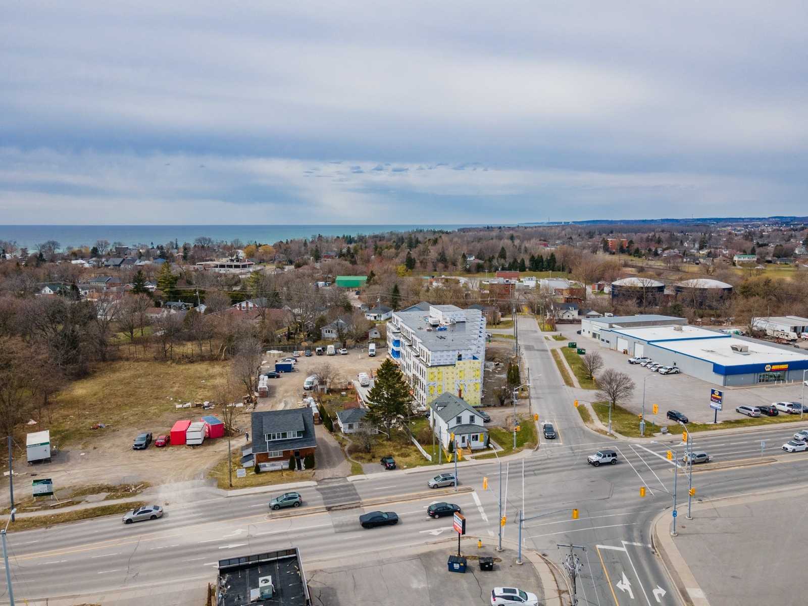 267 University Ave W
