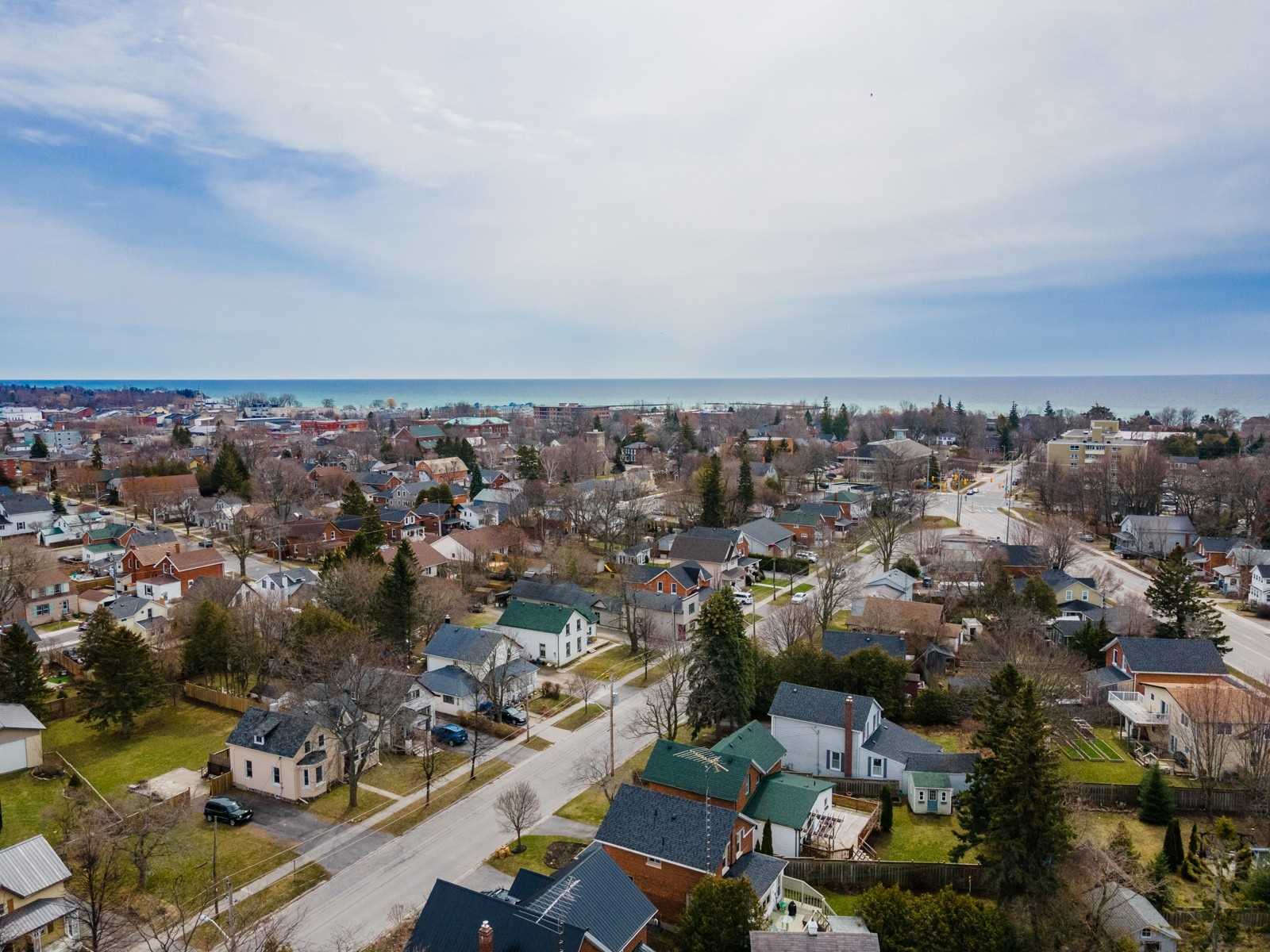 267 University Ave W