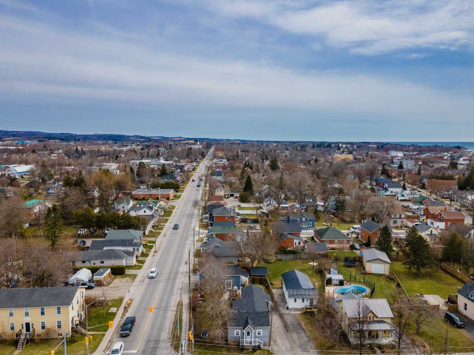 267 University Ave W