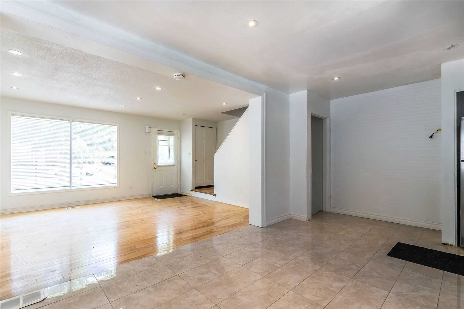 65 Balfour Cres