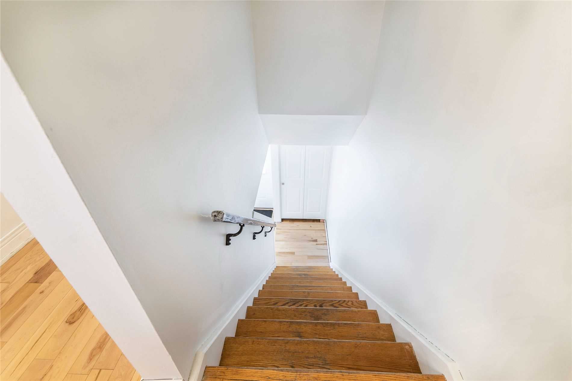 65 Balfour Cres