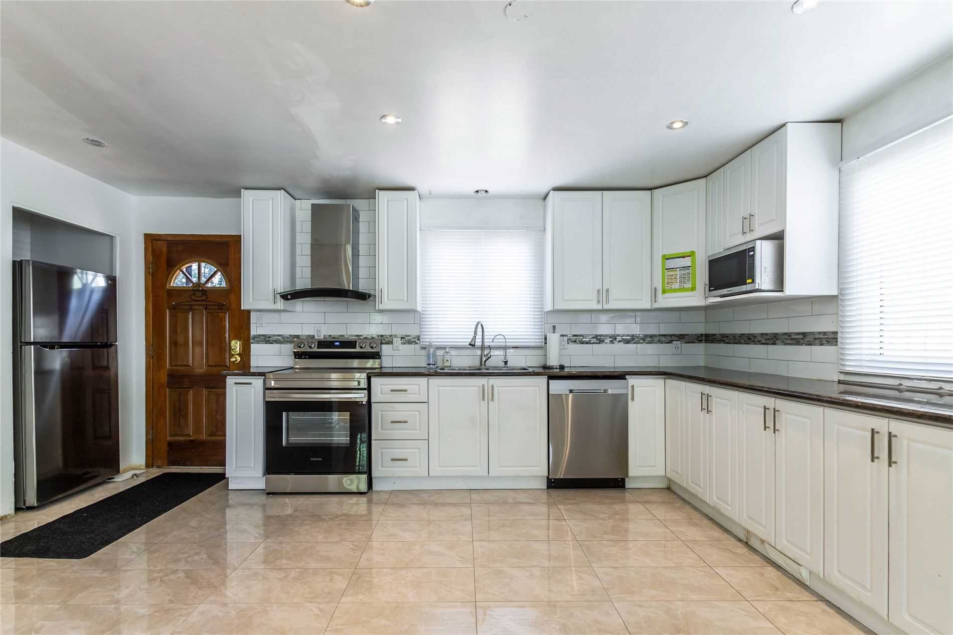 65 Balfour Cres
