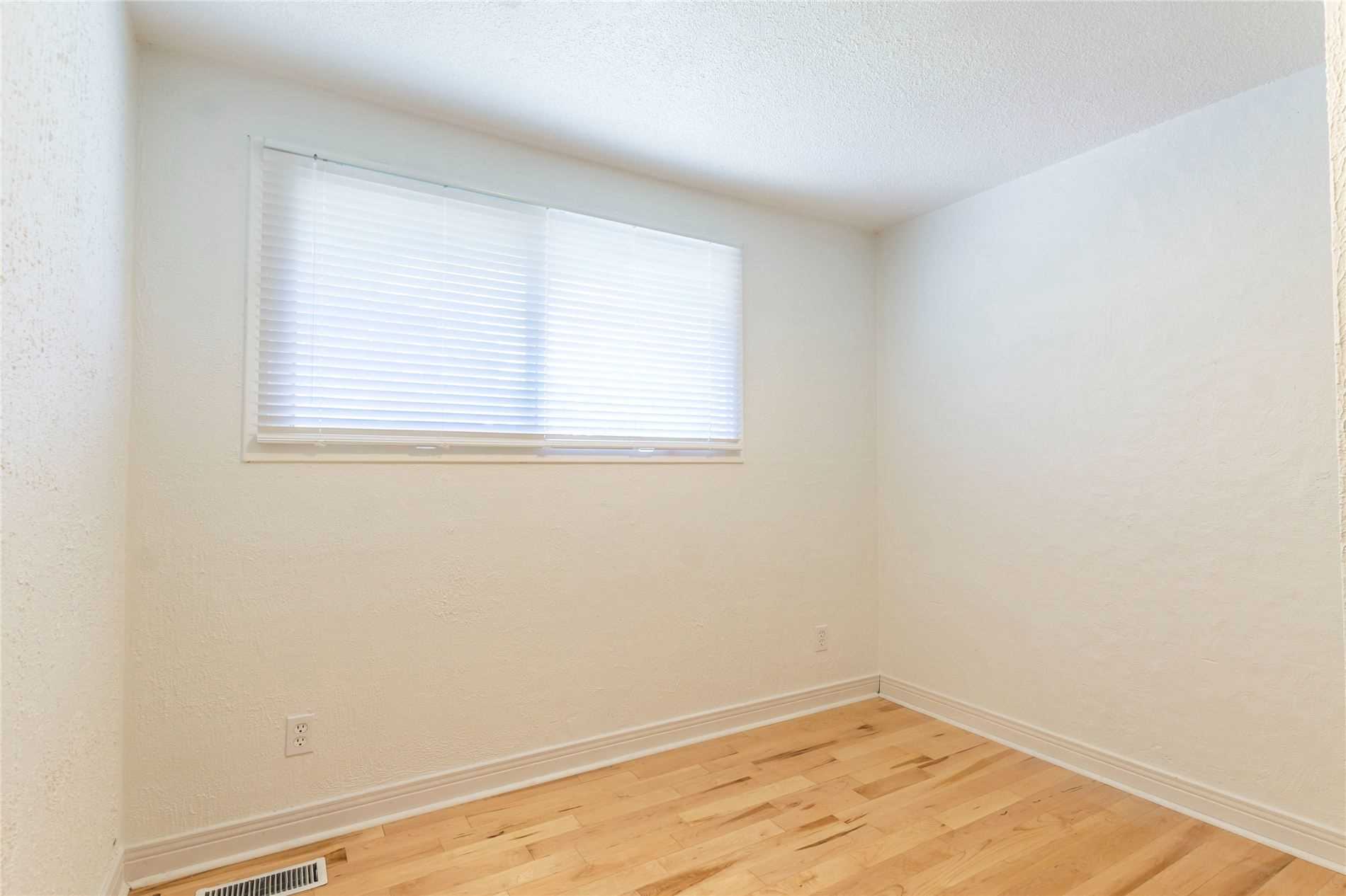 65 Balfour Cres