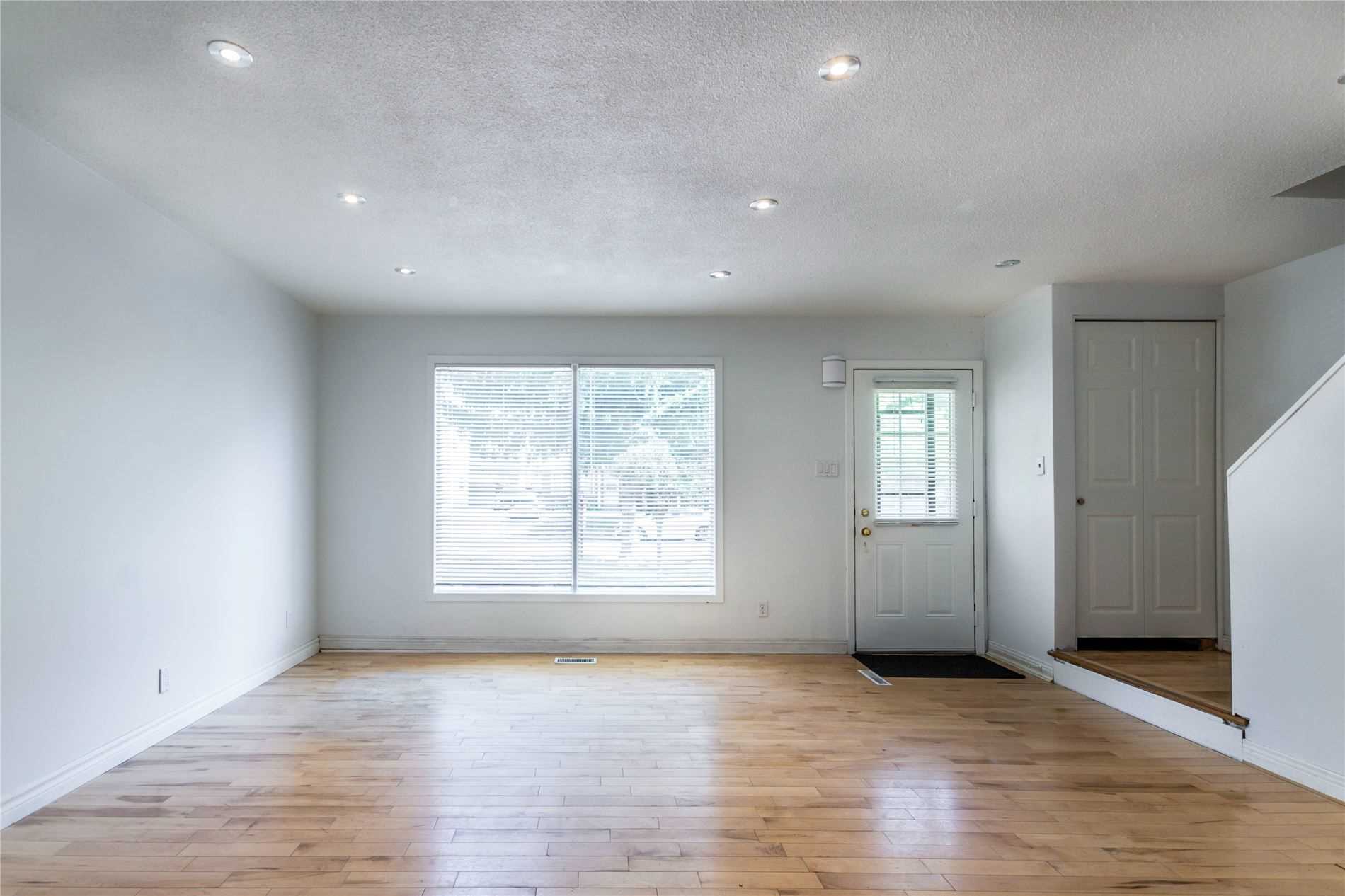 65 Balfour Cres