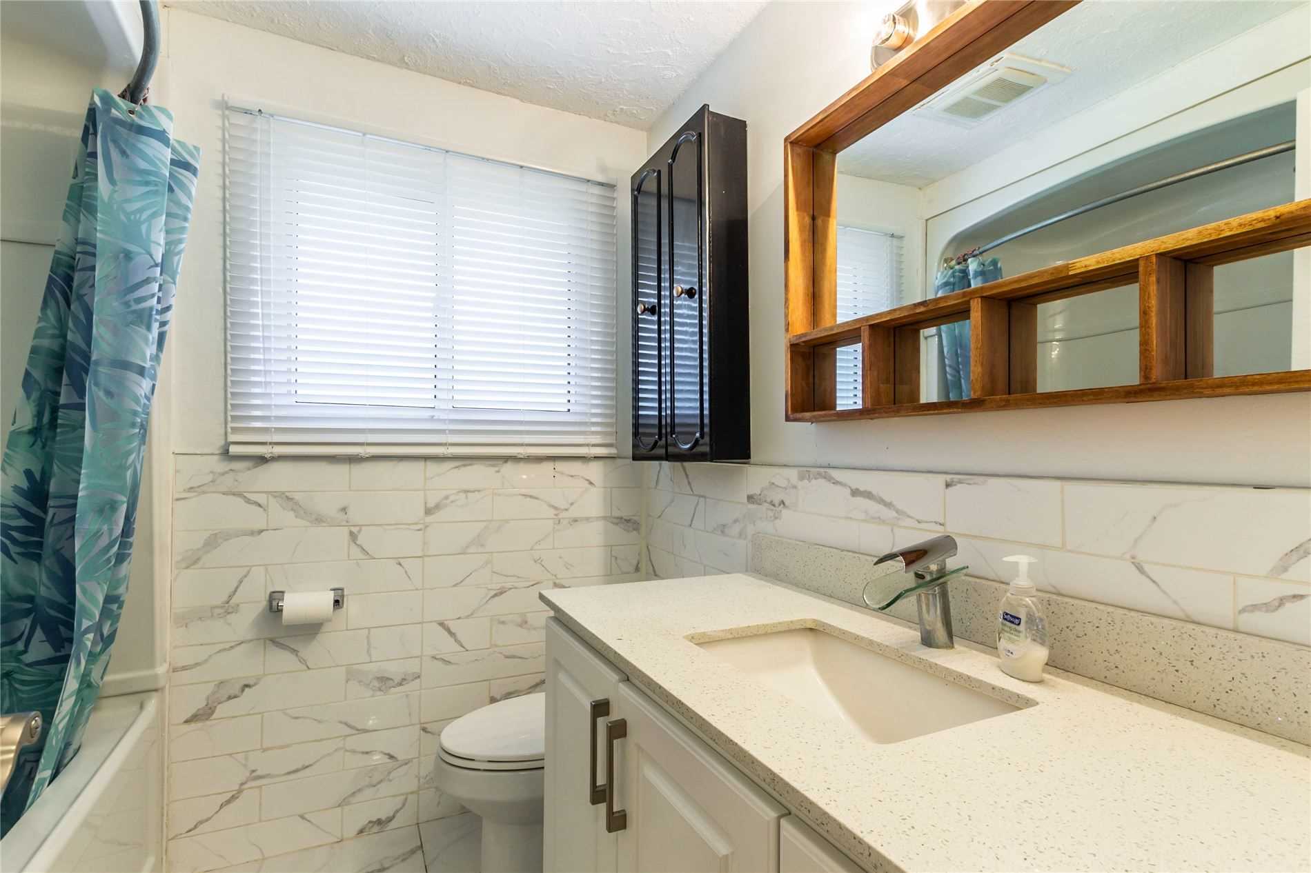 65 Balfour Cres